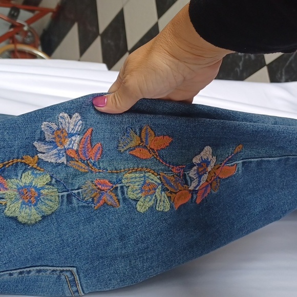 John Mark Floral Embroidered Jeans Raw Hem, 27" Inseam - Picture 3 of 9